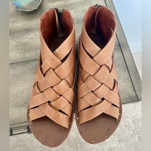 Beek Turaco Leather Sandals Size 7